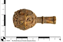 Sinh viên khảo cổ tìm thấy báu vật vàng giá trị thời Trung cổ