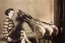 Những phát minh độc, lạ giúp con người làm đẹp xưa