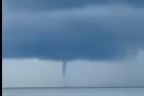 Vòi rồng liên tiếp xuất hiện 2025: Những tỉnh nào của Việt Nam ghi nhận?