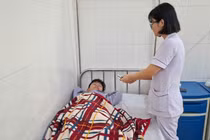 Nam sinh lớp 10 kể giây phút bị bạn đánh, thủng màng nhĩ trái