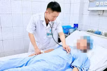 Hai mẹ con sản phụ bị suy hô hấp, nhiễm trùng máu nguy kịch