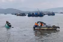 Tàu cá gặp nạn tại Quảng Trị, 4 ngư dân được cứu kịp thời