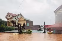 Mưa lũ gây ngập, chia cắt nhiều khu vực ở Quảng Trị