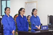 Vận chuyển vàng lậu qua biên giới, ba “nữ quái” lĩnh 18 năm tù