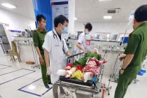 Bệnh viện Việt Nam - Cuba Đồng Hới phẫu thuật cho cảnh sát bị chém nặng