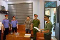 Hiệu trưởng trường tiểu học Quảng Trị bị bắt vì nhận hối lộ