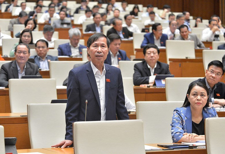 Bộ trưởng Phùng Xuân Nhạ giải trình trước Quốc hội về SGK lớp 1