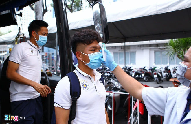 Bui Tien Dung mac loi, CLB TP.HCM mat sieu cup vao tay CLB Ha Noi hinh anh 6 1_zing_1_.jpg