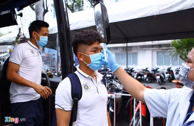 Bui Tien Dung mac loi, CLB TP.HCM mat sieu cup vao tay CLB Ha Noi hinh anh 6 1_zing_1_.jpg