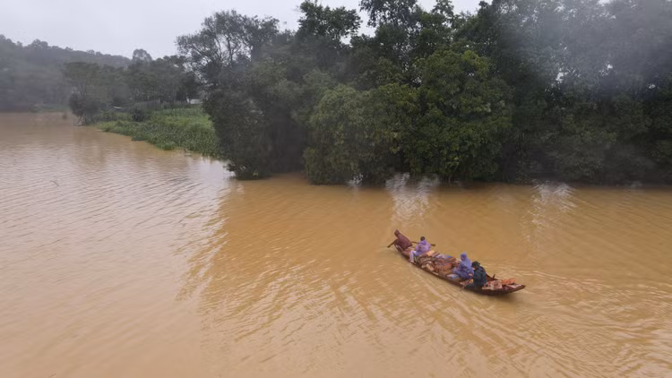 Toàn cảnh vùng rốn lũ huyện nghèo Thanh Chương nhìn từ Flycam - 3