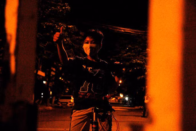 Đà Nẵng: Xúc động thời khắc dỡ lệnh phong tỏa BV Chỉnh hình và phục hồi chức năng - Ảnh 6.