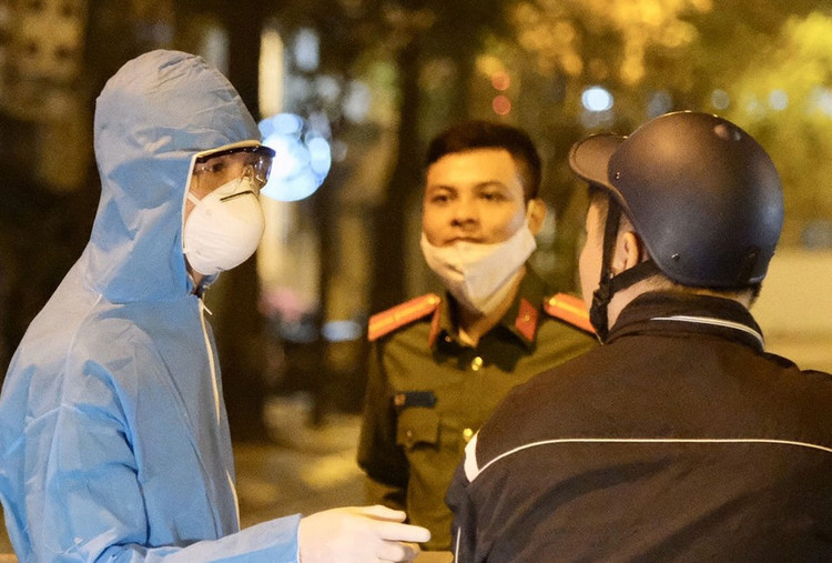 Da dieu tra xap xi 200 nguoi tiep xuc voi benh nhan Covid-19 thu 17 hinh anh 1 HN01.jpg