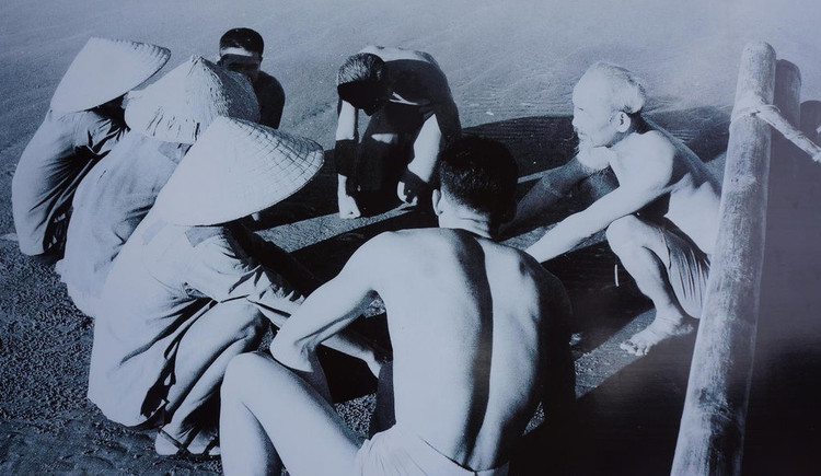 Hinh anh Bac Ho keo luoi o Sam Son 60 nam truoc hinh anh 4 