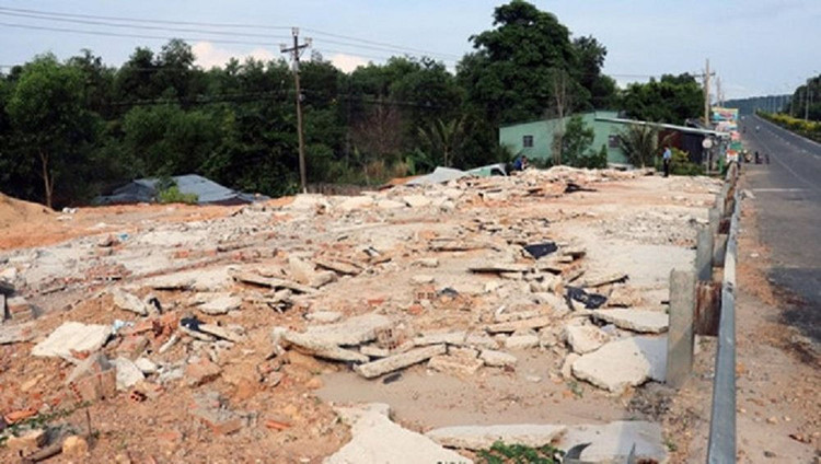 Một công trình lấn chiếm hành lang giao thông ở Phú Quốc.