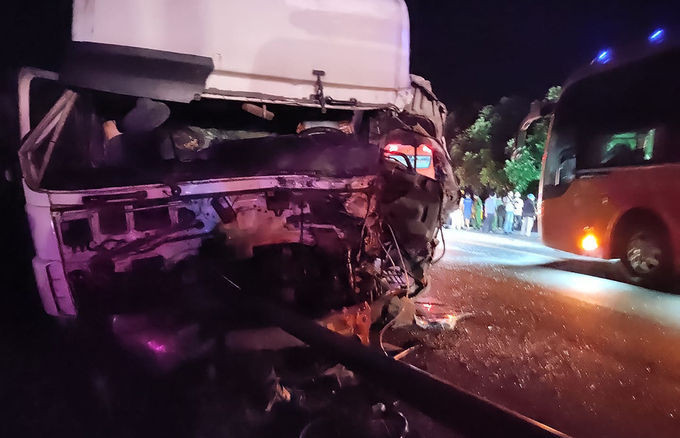 Một trong hai xe bị nạn sáng nay. Ảnh: Nguyễn Quốc.