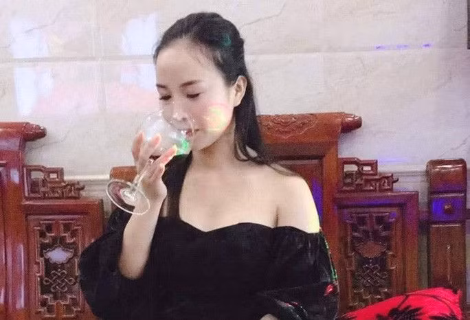 Hot girl bán bánh mướt cầm đầu đường dây đánh bạc 126 tỉ đồng bị khởi tố - Ảnh 1.