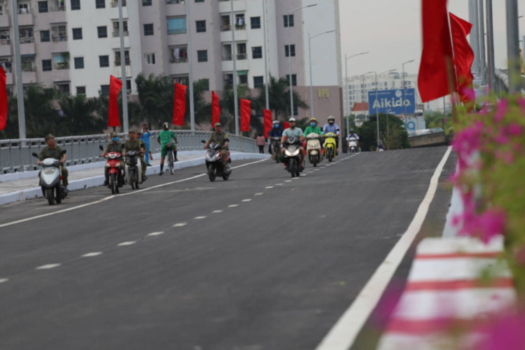 Hà Nội thông xe đường vành đai 3 đi thấp, giải quyết nút thắt Linh Đàm