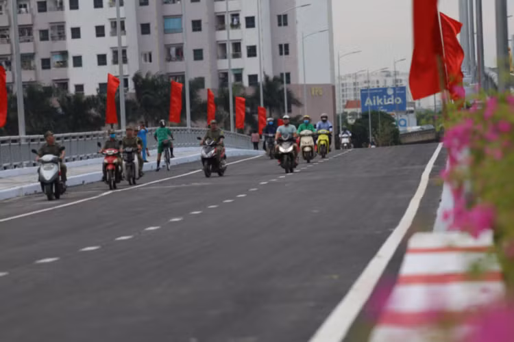 Hà Nội thông xe đường vành đai 3 đi thấp, giải quyết nút thắt Linh Đàm