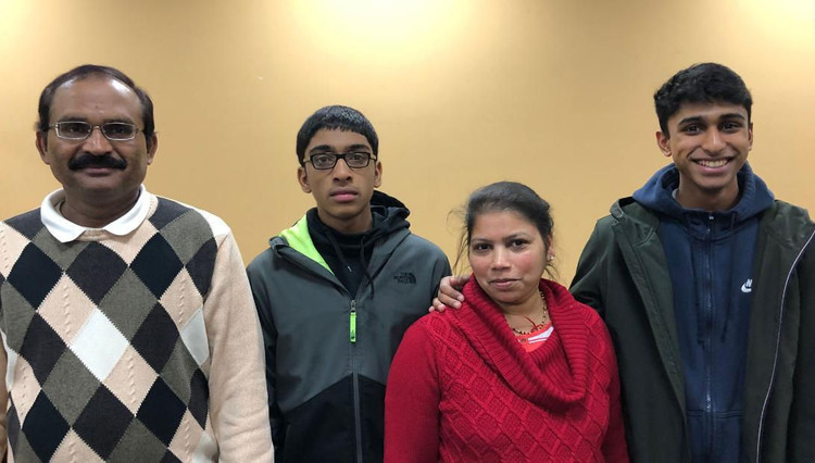 Thi thể ùn ứ trong các nhà xác di động ở New York - 1