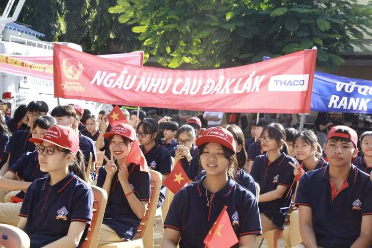 Thắng áp đảo đối thủ, nữ sinh Ninh Bình vô địch Đường lên đỉnh Olympia 2020 - 22
