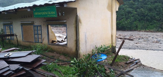 Gần 100 khu dân cư nguy cơ sạt lở ở Quảng Nam - ảnh 1