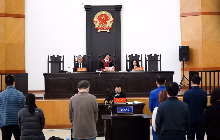 Cựu Giám đốc CDC Hà Nội bị tuyên 10 năm tù - 2