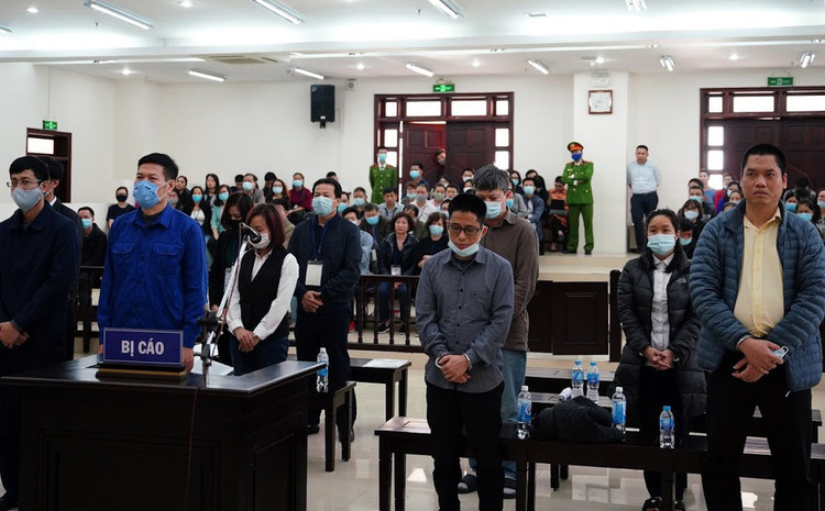 Cựu Giám đốc CDC Hà Nội bị tuyên 10 năm tù - 1