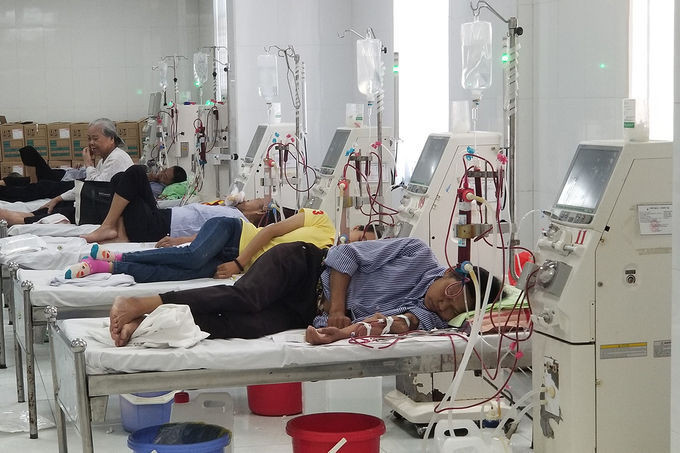 Để kịp thời hỗ trợ bệnh viện khám, điều trị cho các bệnh nhân, Cục Y tế thuộc Bộ Giao thông vận tải đã điều 5 y bác sĩ từ nơi khác về. Ảnh: Giang Chinh