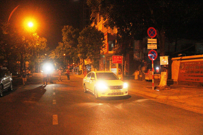 Đà Nẵng: Xúc động thời khắc dỡ lệnh phong tỏa BV Chỉnh hình và phục hồi chức năng - Ảnh 8.