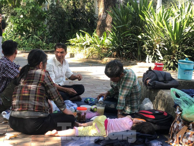 Trung tâm mua sắm, khu vui chơi Sài Gòn quá tải ngày cuối nghỉ Tết Nguyên đán - ảnh 13