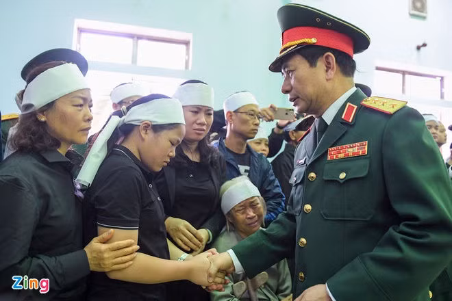 tien dua 13 chien si hy sinh anh 1