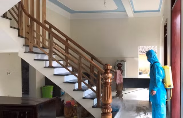 Cô gái trở về từ vùng dịch Hàn Quốc có dấu hiệu sốt, cách ly thêm 16 người - 3