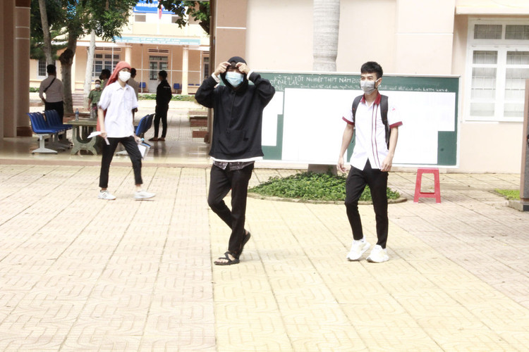 Bày tỏ về trân trọng cuộc sống, thí sinh khen đề Văn hay - 14