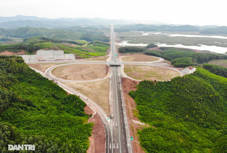 Toàn cảnh cao tốc Vân Đồn – Móng Cái hơn 11 nghìn tỷ đồng đang hình thành - 1