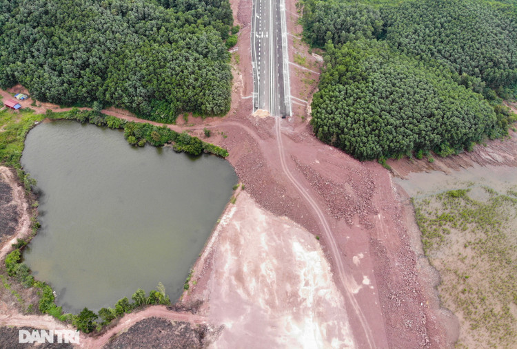 Toàn cảnh cao tốc Vân Đồn – Móng Cái hơn 11 nghìn tỷ đồng đang hình thành - 12