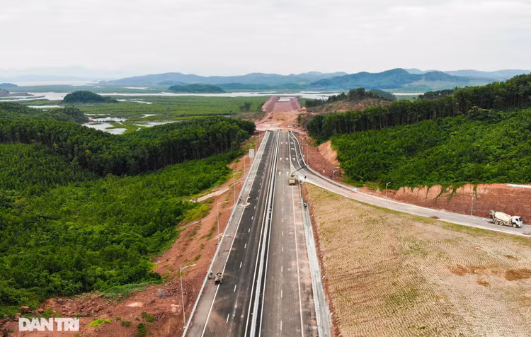 Toàn cảnh cao tốc Vân Đồn – Móng Cái hơn 11 nghìn tỷ đồng đang hình thành - 14
