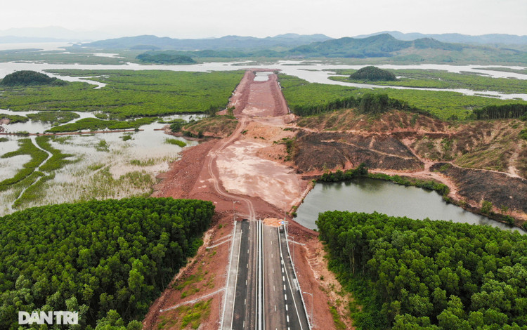 Toàn cảnh cao tốc Vân Đồn – Móng Cái hơn 11 nghìn tỷ đồng đang hình thành - 15