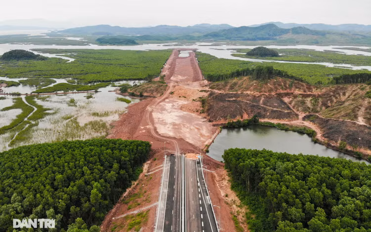 Toàn cảnh cao tốc Vân Đồn – Móng Cái hơn 11 nghìn tỷ đồng đang hình thành - 15