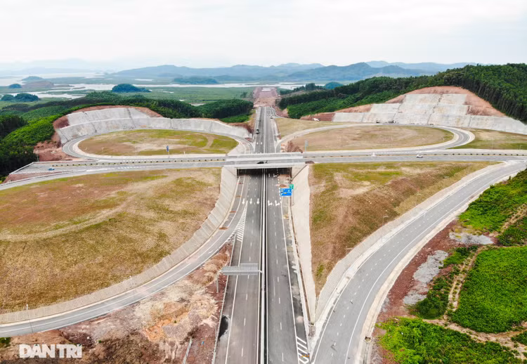 Toàn cảnh cao tốc Vân Đồn – Móng Cái hơn 11 nghìn tỷ đồng đang hình thành - 2