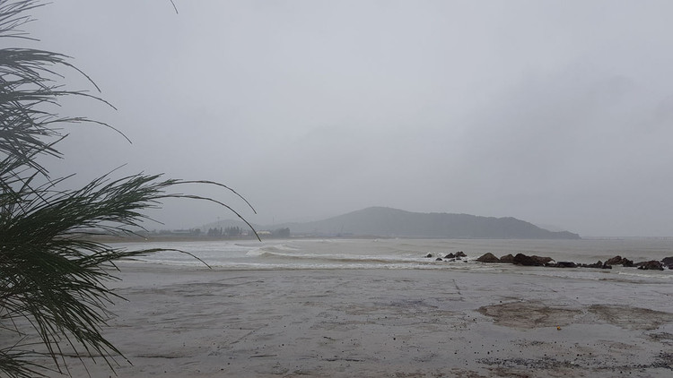 Tàu cá bị chìm do ảnh hưởng bão số 2 - 11