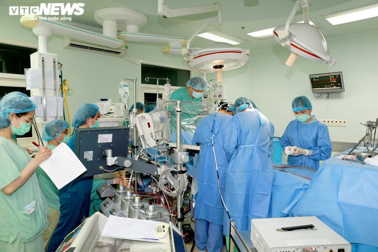 Hành trình đặc biệt mang trái tim vượt nghìn kilomet cứu người đàn ông ở Huế - 1