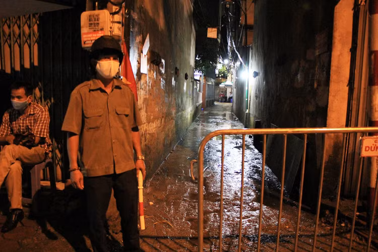 Hà Nội: Phong tỏa, cách ly con ngõ nơi bệnh nhân 714 sinh sống - 3