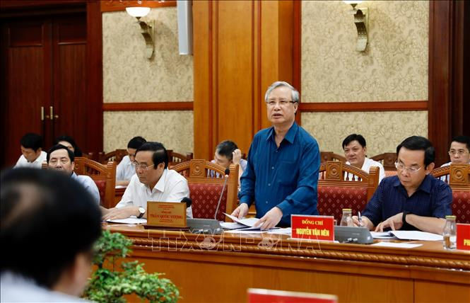 Thường trực Ban Bí thư Trần Quốc Vượng phát biểu tại hội nghị. Ảnh: TTXVN