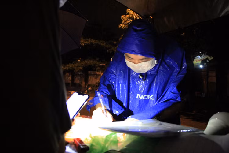 Hà Nội: Phong tỏa, cách ly con ngõ nơi bệnh nhân 714 sinh sống - 4