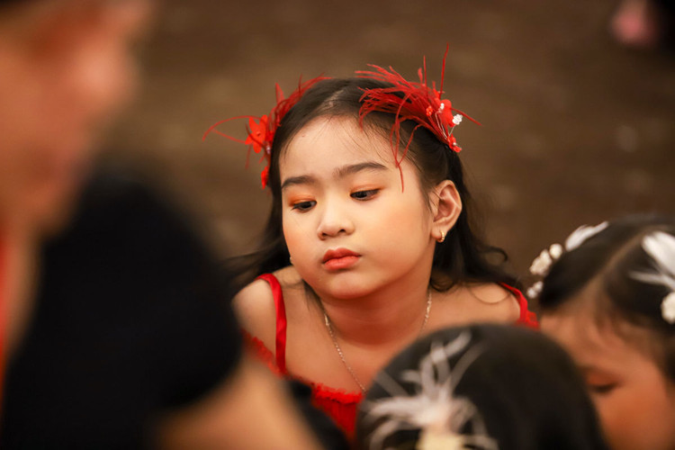 mau nhi bieu dien thoi trang anh 8