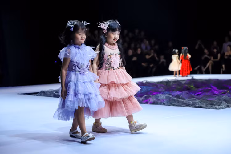 mau nhi bieu dien thoi trang anh 14