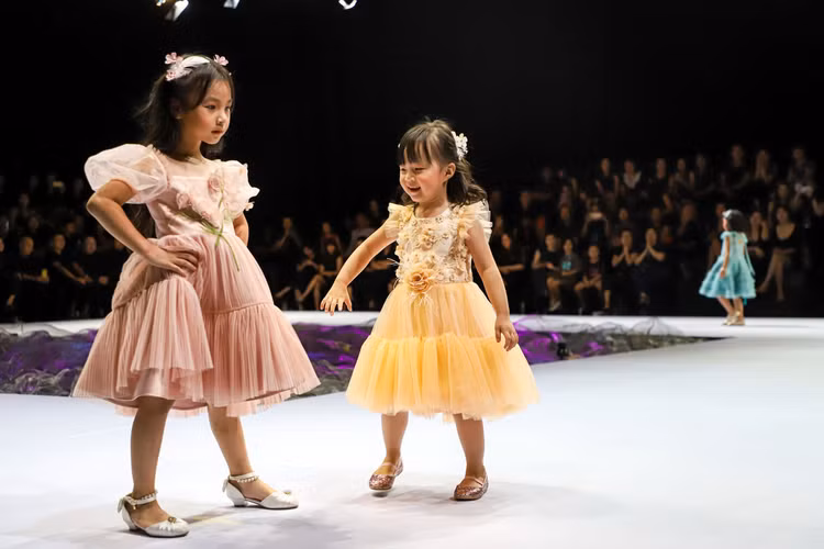 mau nhi bieu dien thoi trang anh 15