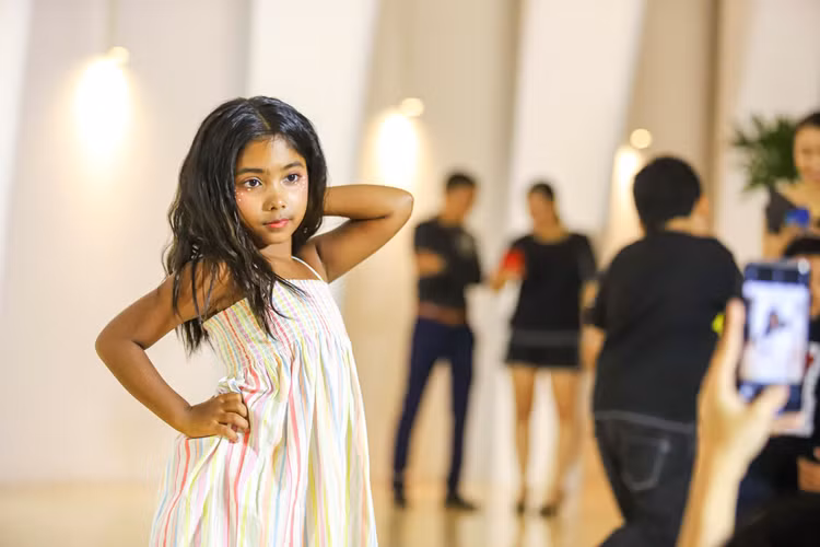 mau nhi bieu dien thoi trang anh 39