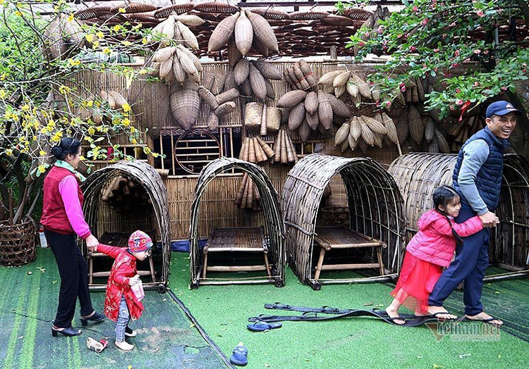 Hơn 50 thầy đồ hội tụ, Tết xưa được tái hiện ở Văn Miếu