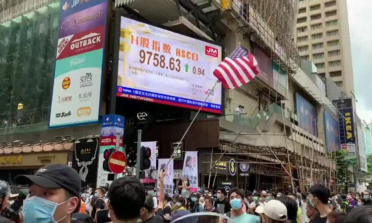 Người Hong Kong biểu tình phản đối luật an ninh